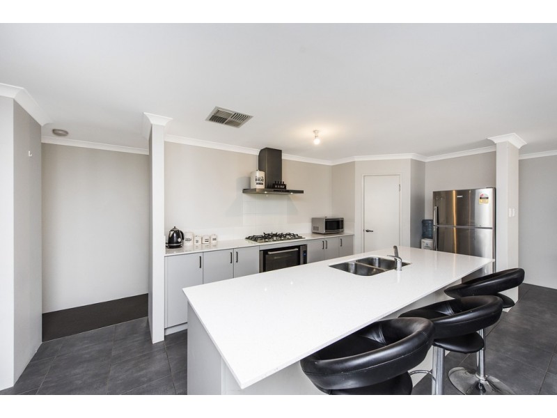 39 Pinehurst Loop, Meadow Springs WA 6210