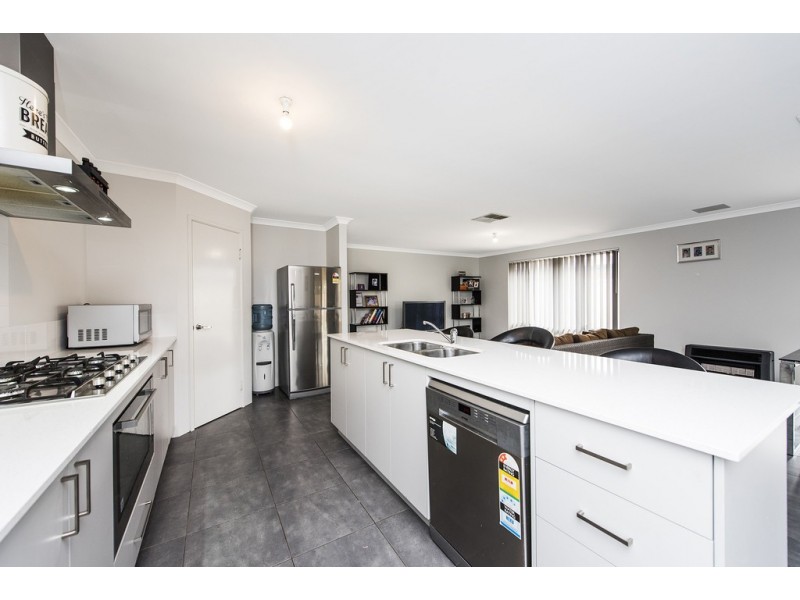 39 Pinehurst Loop, Meadow Springs WA 6210