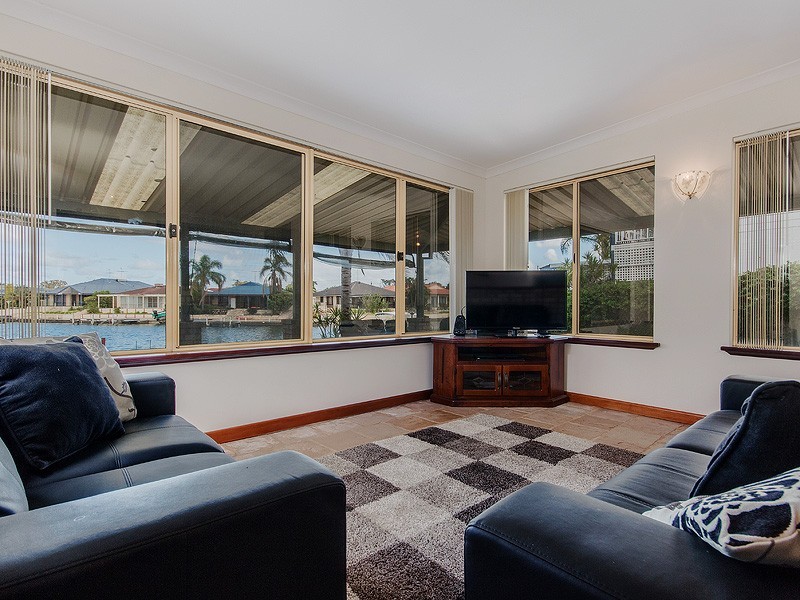 14 Kiap Rd, South Yunderup WA 6208