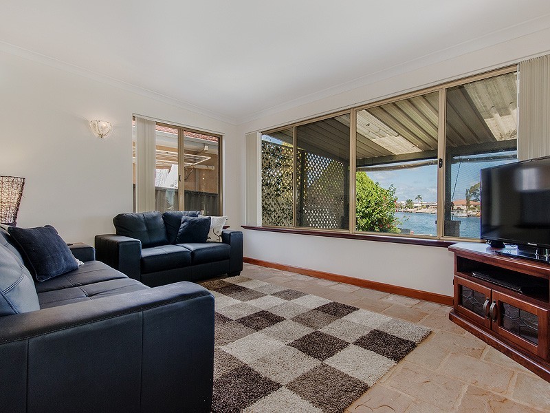 14 Kiap Rd, South Yunderup WA 6208