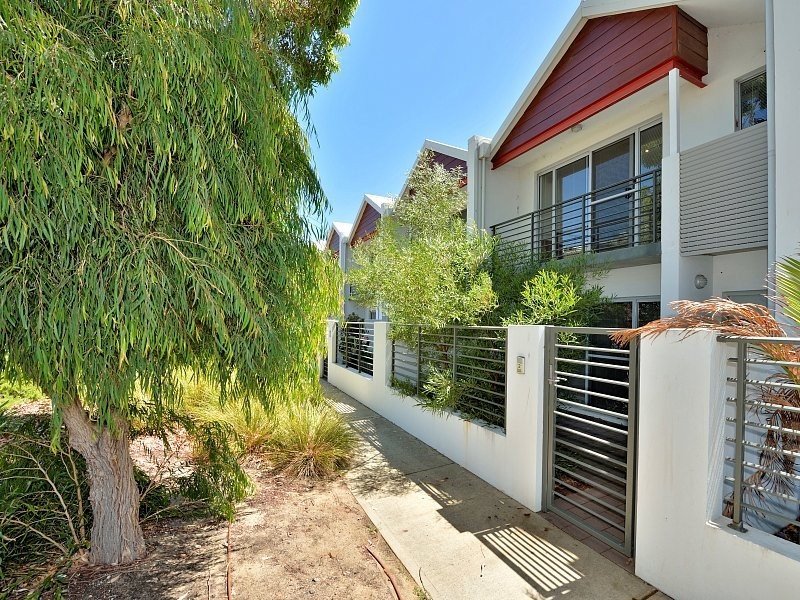 2/22 Butcherbird Loop, Erskine WA 6210