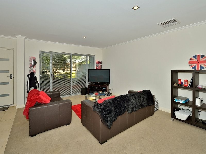 2/22 Butcherbird Loop, Erskine WA 6210