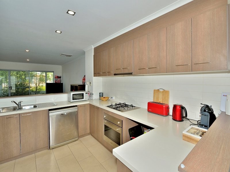 2/22 Butcherbird Loop, Erskine WA 6210