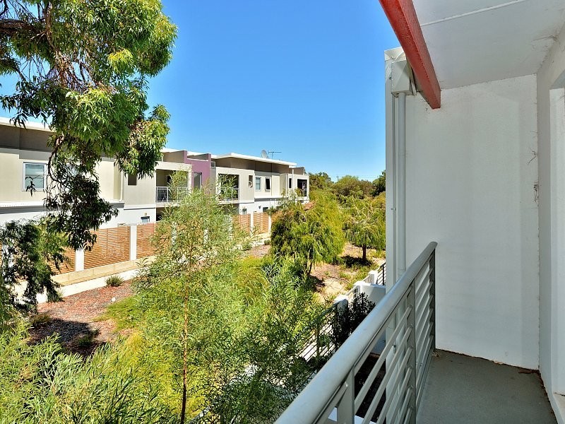 2/22 Butcherbird Loop, Erskine WA 6210