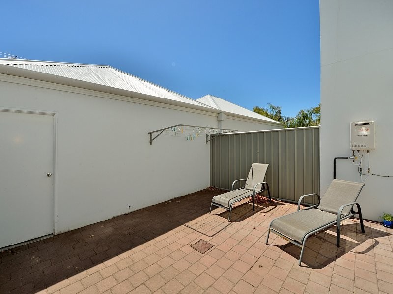 2/22 Butcherbird Loop, Erskine WA 6210