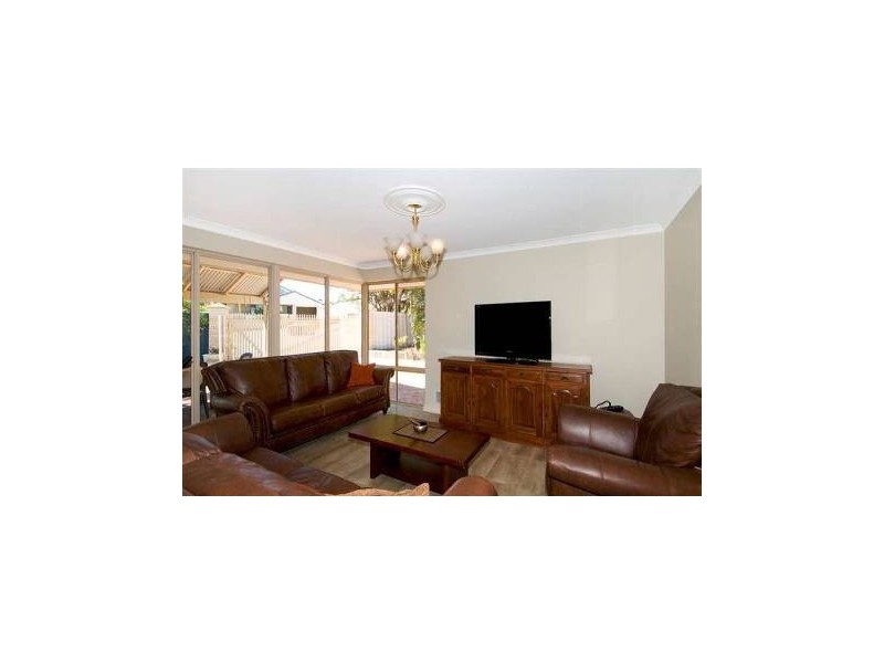 26 Admiralty Court, Halls Head WA 6210