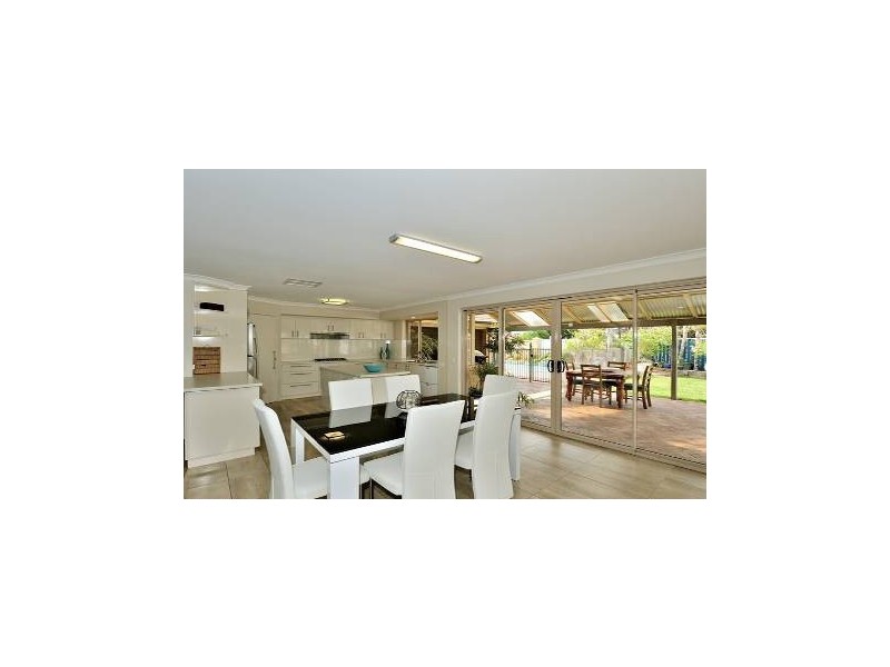 26 Admiralty Court, Halls Head WA 6210