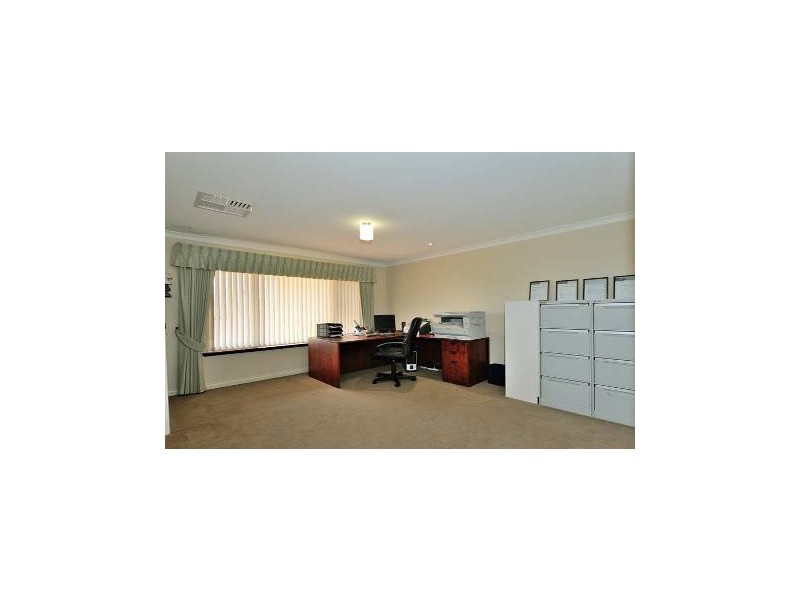 26 Admiralty Court, Halls Head WA 6210