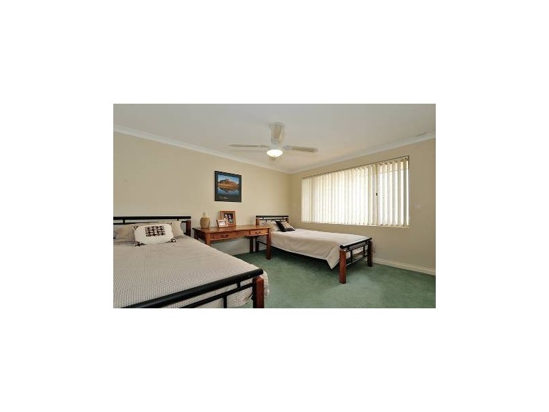 26 Admiralty Court, Halls Head WA 6210