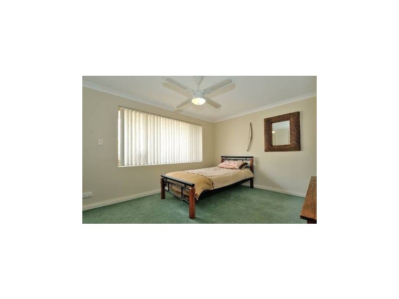 26 Admiralty Court, Halls Head WA 6210