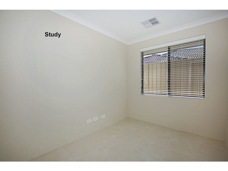 4 Kendale Way, Meadow Springs WA 6210
