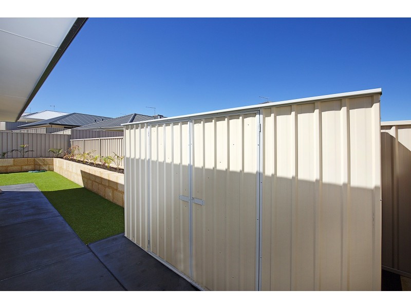 4 Kendale Way, Meadow Springs WA 6210