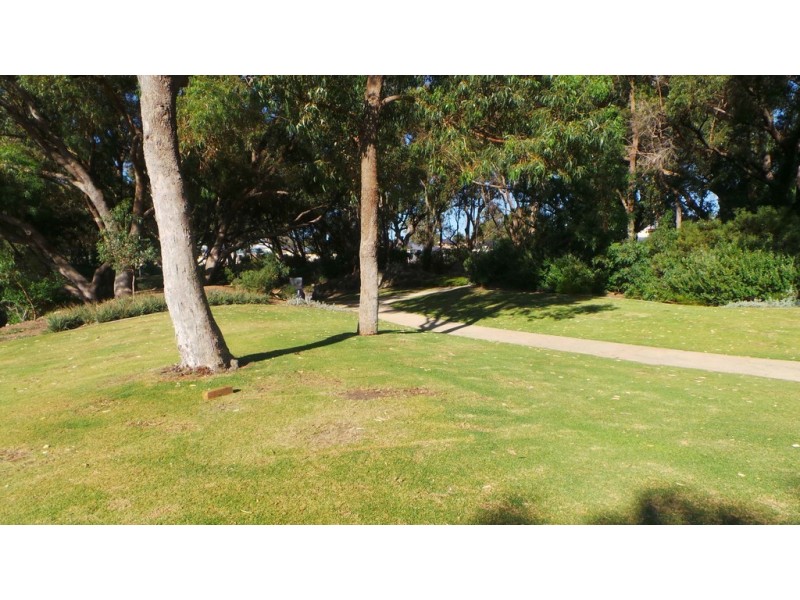 4 Kendale Way, Meadow Springs WA 6210