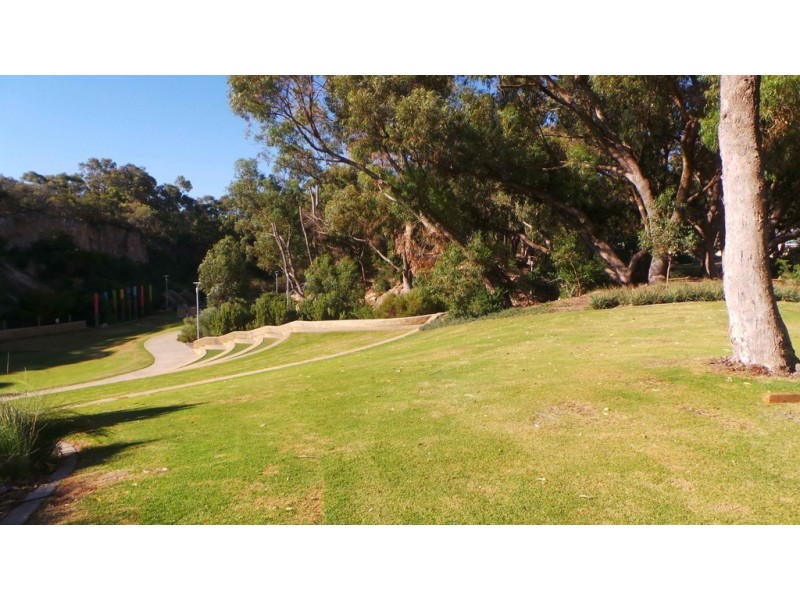 4 Kendale Way, Meadow Springs WA 6210