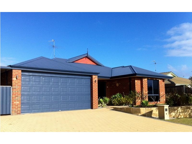 33 Bookleaf Loop, Halls Head WA 6210