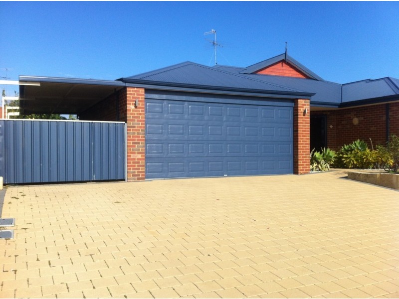 33 Bookleaf Loop, Halls Head WA 6210