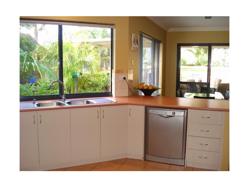 33 Bookleaf Loop, Halls Head WA 6210