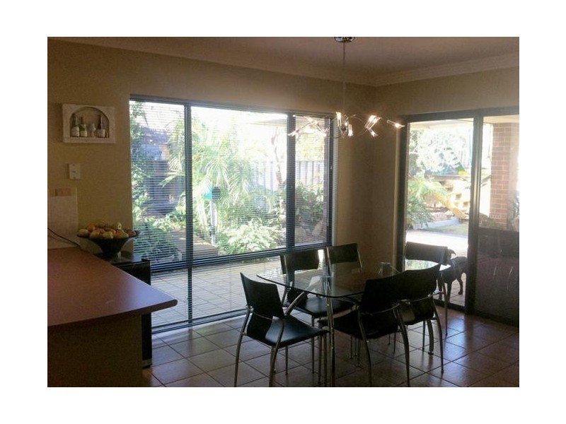 33 Bookleaf Loop, Halls Head WA 6210