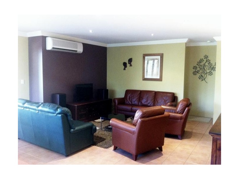 33 Bookleaf Loop, Halls Head WA 6210