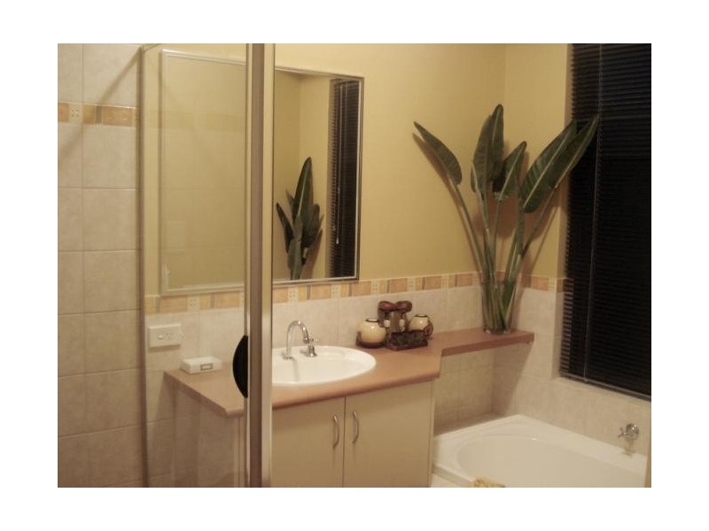 33 Bookleaf Loop, Halls Head WA 6210