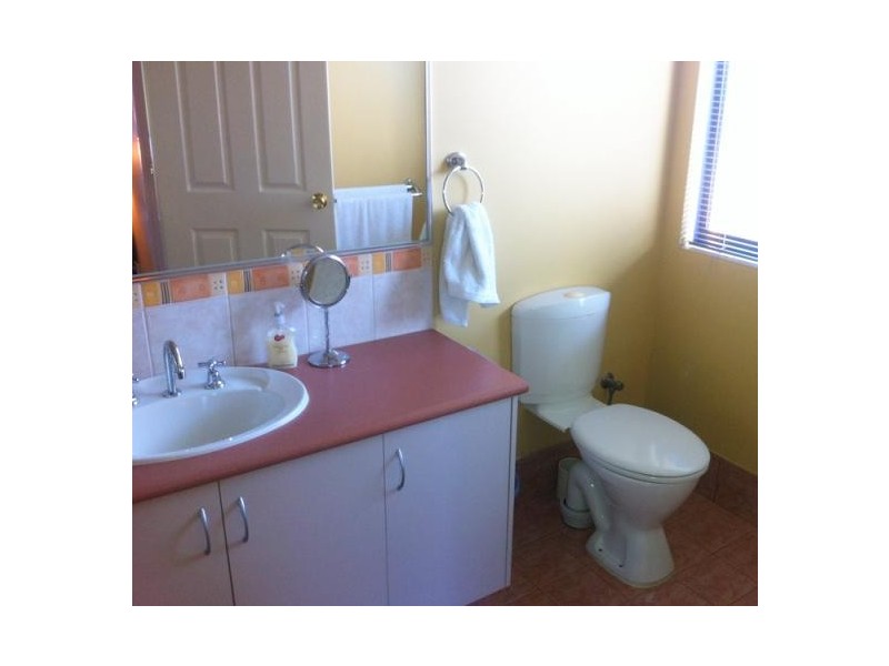 33 Bookleaf Loop, Halls Head WA 6210