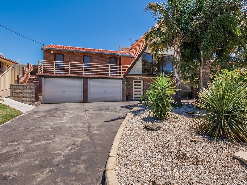 12 Sievewright St, Silver Sands WA 6210