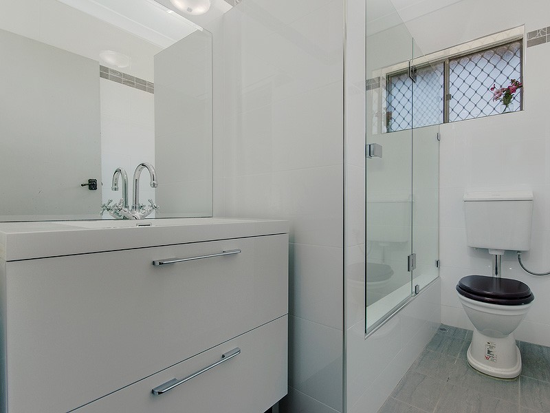 12 Sievewright St, Silver Sands WA 6210