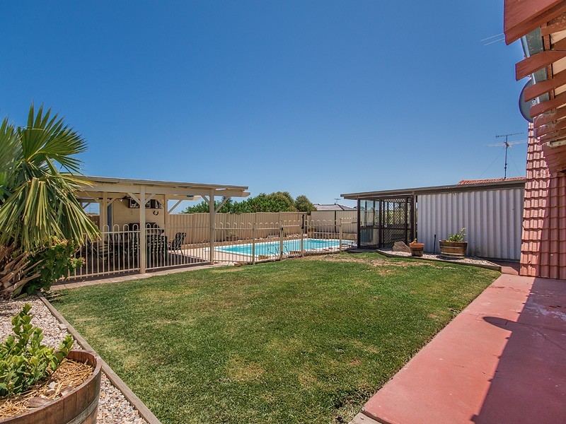 12 Sievewright St, Silver Sands WA 6210