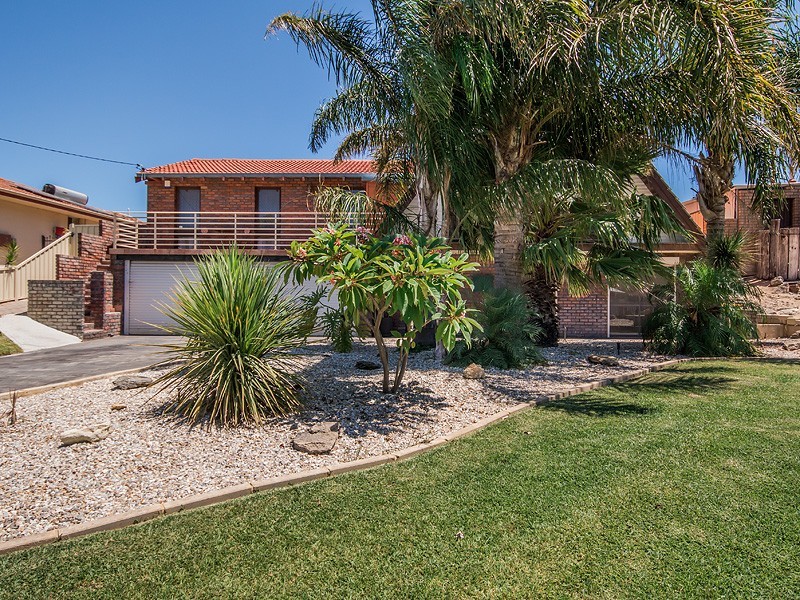 12 Sievewright St, Silver Sands WA 6210