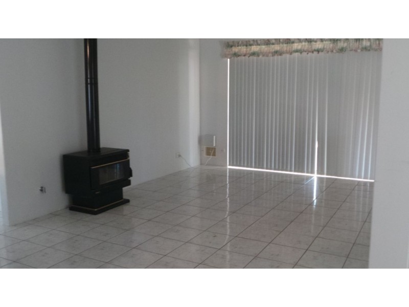 2 Monclair Street, Meadow Springs WA 6210
