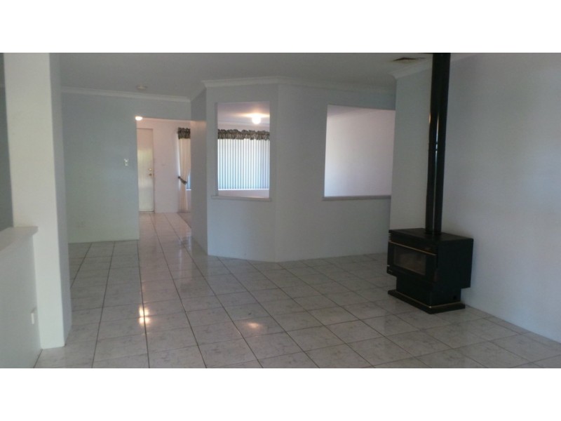2 Monclair Street, Meadow Springs WA 6210