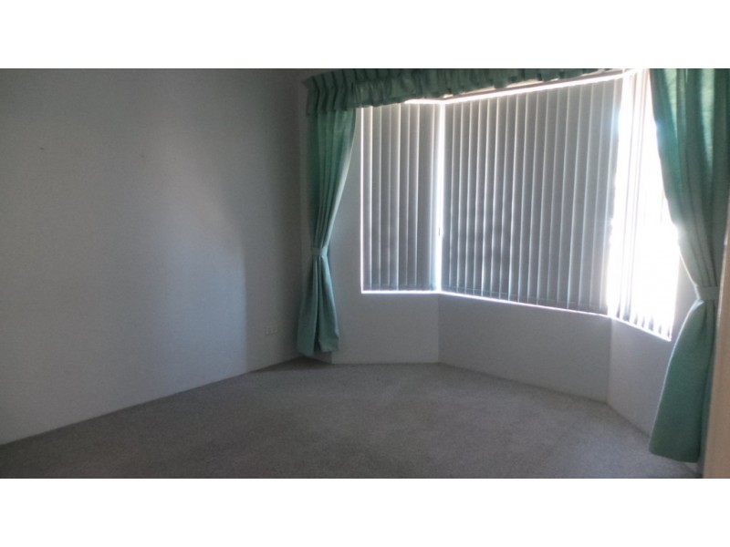 2 Monclair Street, Meadow Springs WA 6210
