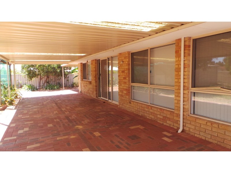 2 Monclair Street, Meadow Springs WA 6210