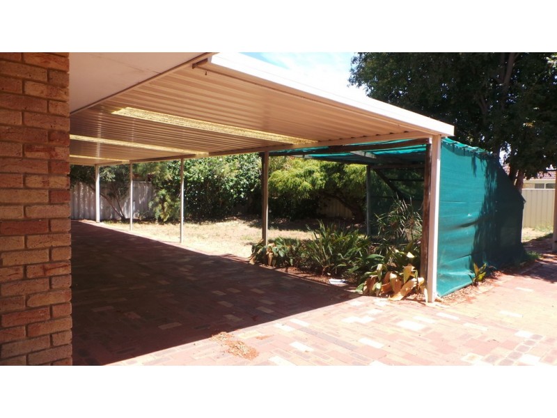 2 Monclair Street, Meadow Springs WA 6210