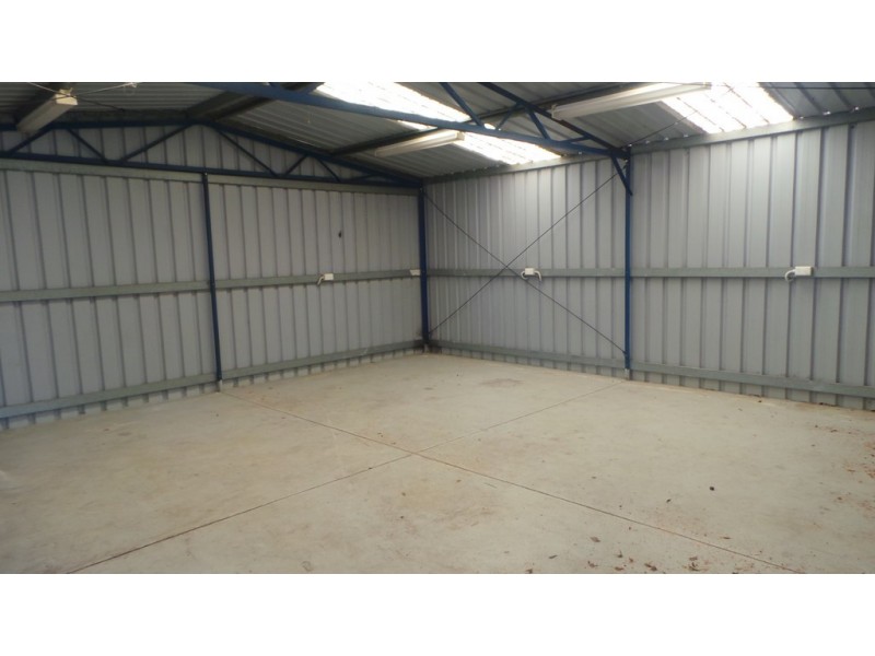 2 Monclair Street, Meadow Springs WA 6210