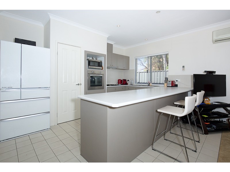 4/6 Valley Road, Halls Head WA 6210