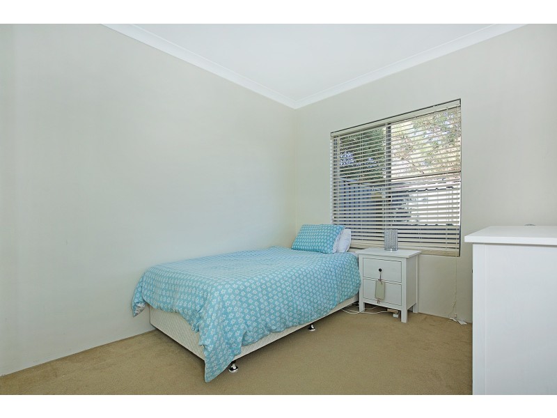 4/6 Valley Road, Halls Head WA 6210