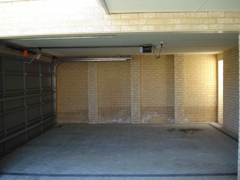 4/6 Valley Road, Halls Head WA 6210