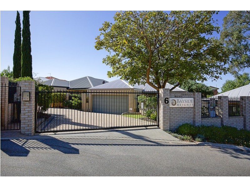 4/6 Valley Road, Halls Head WA 6210