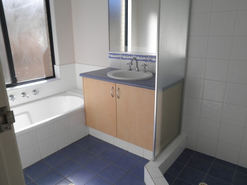 14 Honeymyrtle Grange, Halls Head WA 6210