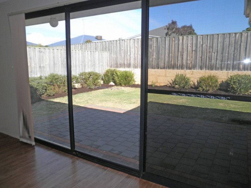 14 Honeymyrtle Grange, Halls Head WA 6210