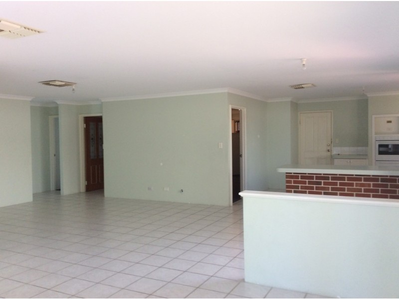 164 Peelwood Parade, Halls Head WA 6210