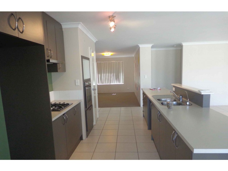 17 Moonbrook Way, Meadow Springs WA 6210