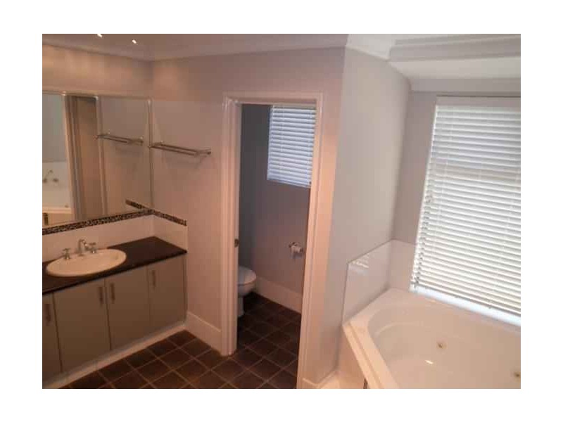 95 Pebblebeach Boulevard, Meadow Springs WA 6210