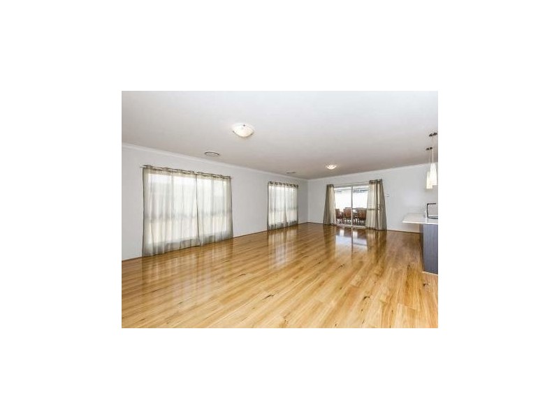 203 Pebble Beach Blvde, Meadow Springs WA 6210