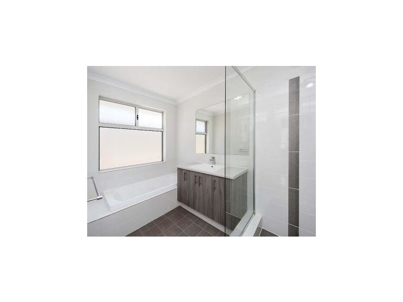 203 Pebble Beach Blvde, Meadow Springs WA 6210