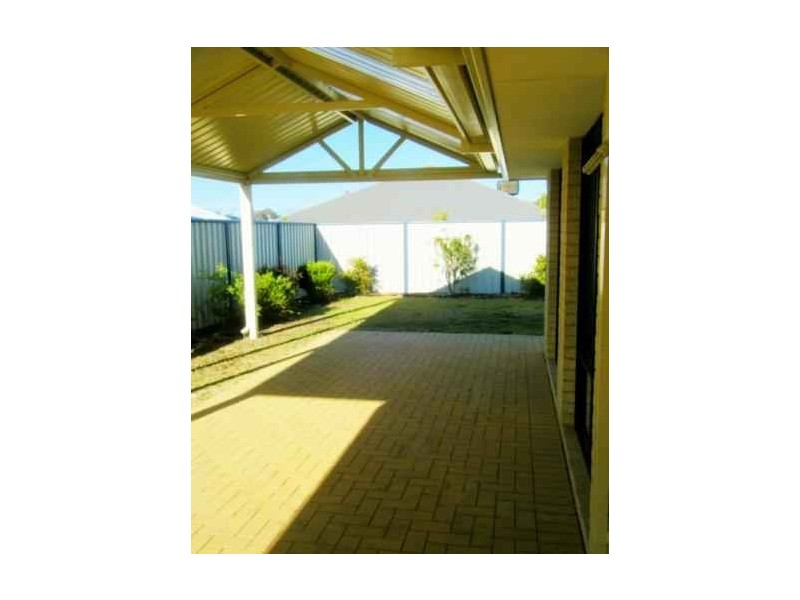 6 Sandbridge Way, Meadow Springs WA 6210