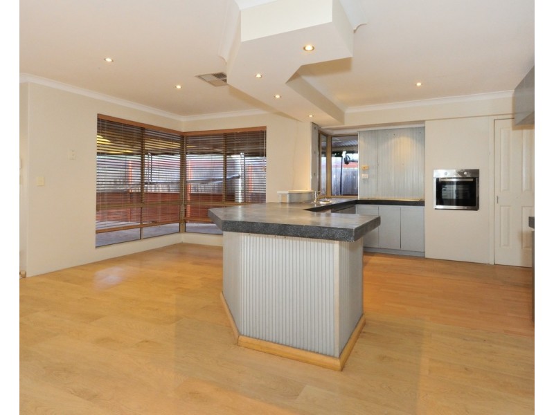 10 Nereena Court, Greenfields WA 6210