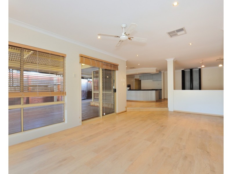 10 Nereena Court, Greenfields WA 6210