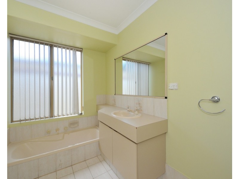 10 Nereena Court, Greenfields WA 6210